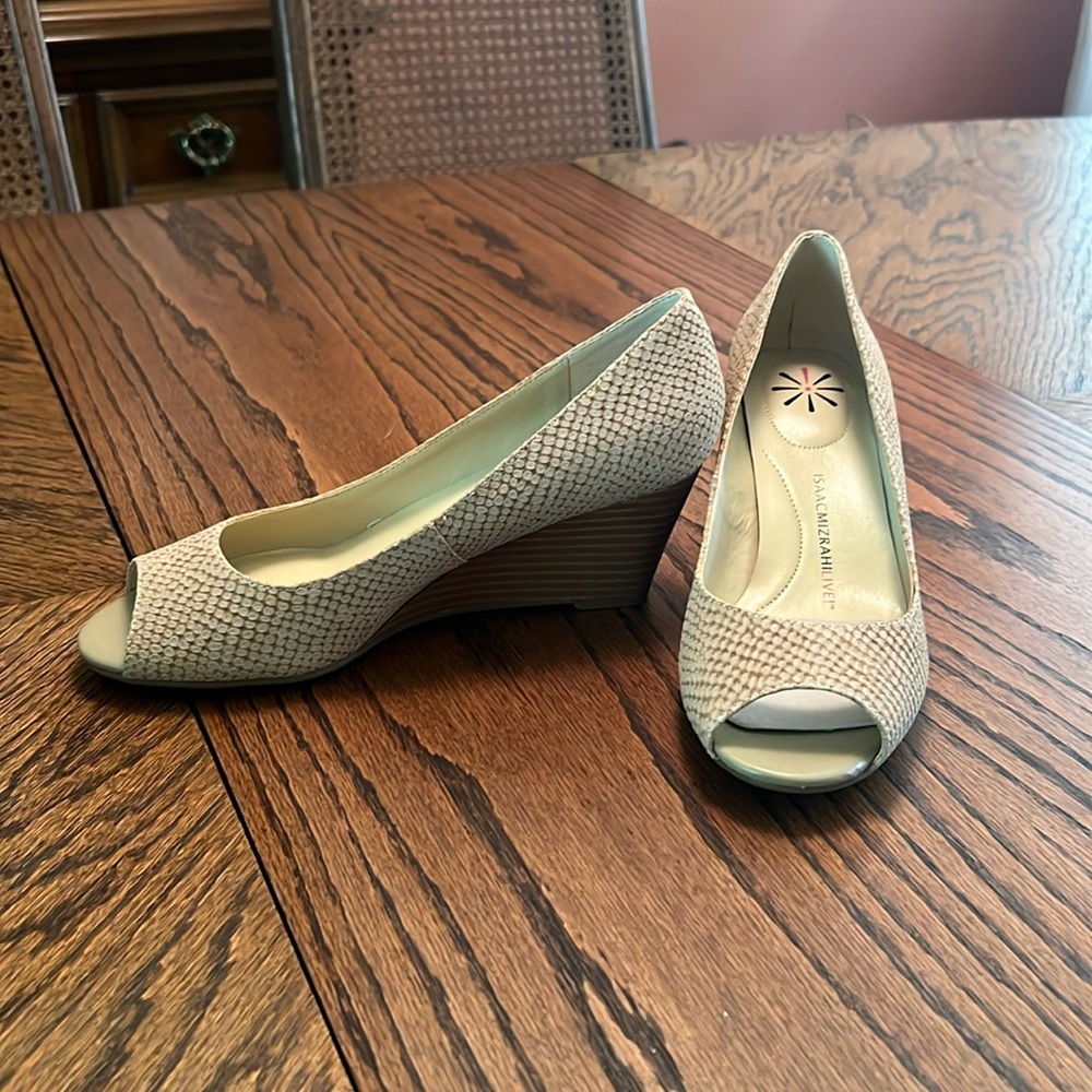 Isaac Mizrahi Snakeskin Wedges